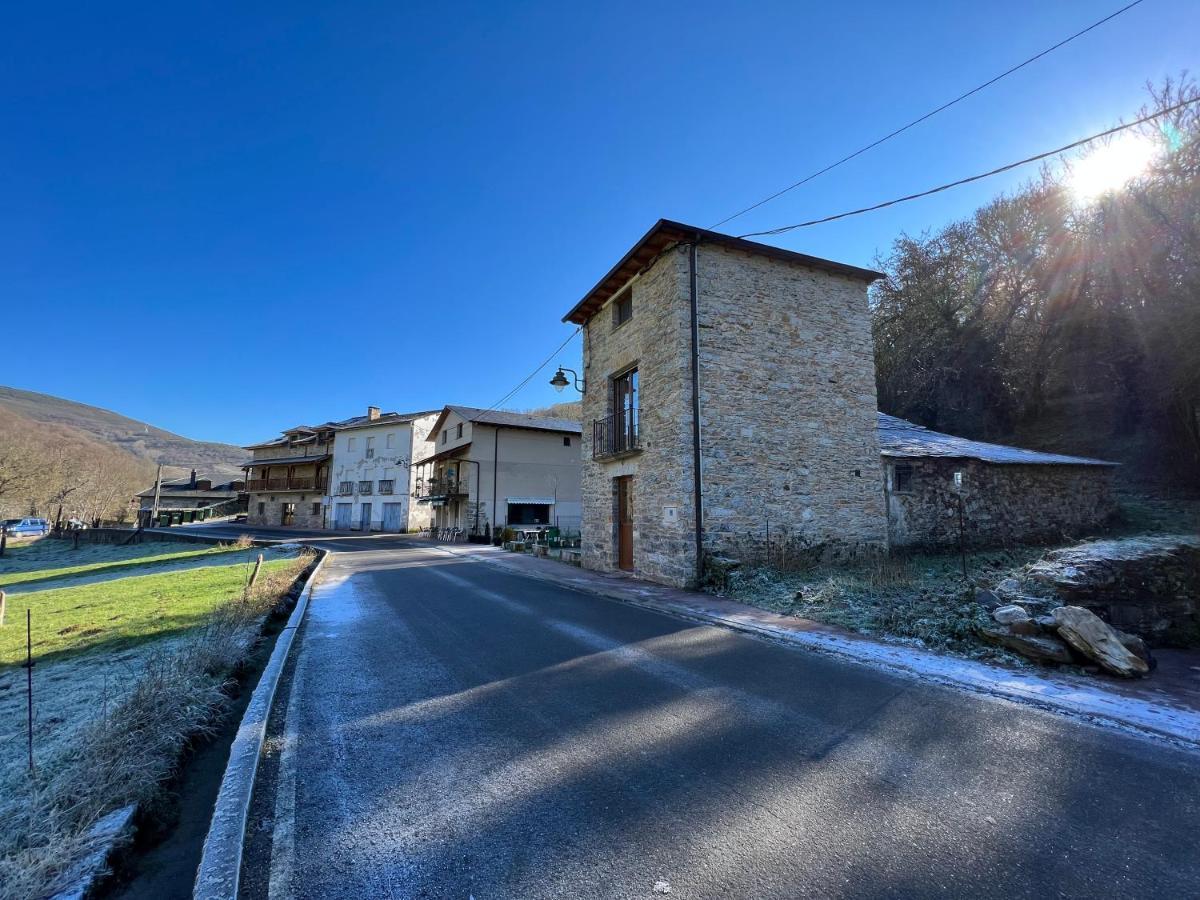 Casa Rural La Torre Recien Rehabilitada. Las Herrerias Luaran gambar